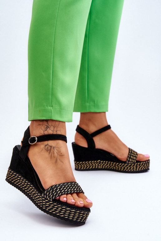 Sandálias plataforma do modelo...