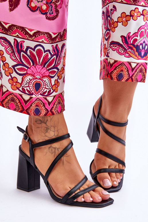 Sandálias pretas Florentina com salto Sandálias pretas Florentina com salto