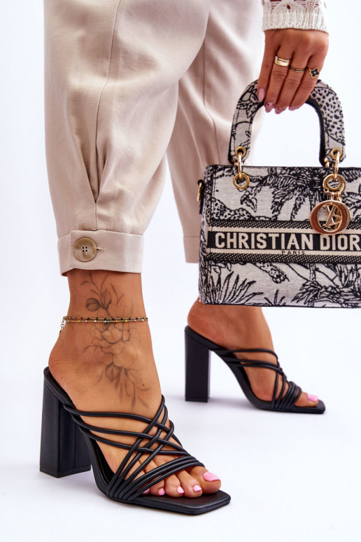 cópia de Chinelos de salto alto com... cópia de Chinelos de salto alto com...