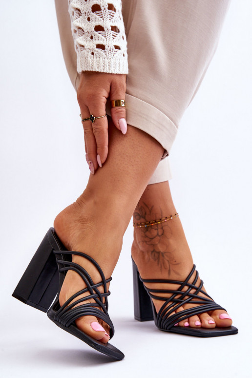 cópia de Chinelos de salto alto com... cópia de Chinelos de salto alto com...