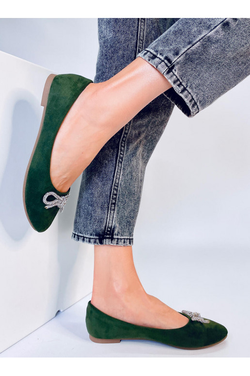 Bailarinas com frente amendoada na...