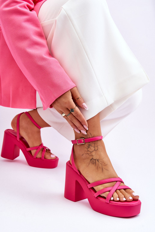 elegantes sandálias de salto alto com tiras na cor rosa Shemira
