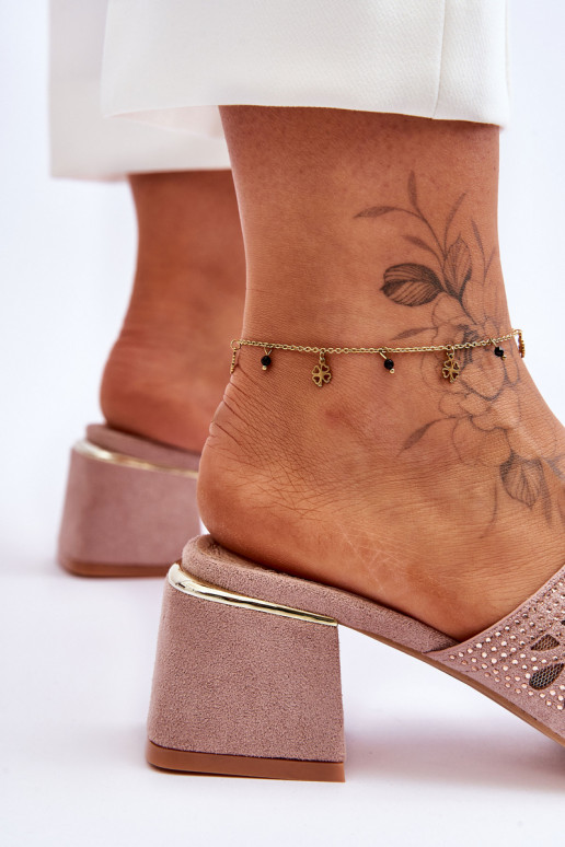 Sandálias com salto com malha bege... Sandálias com salto com malha bege...