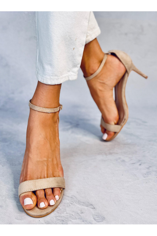 Sapatos de salto alto MICHELLE na cor cáqui com salto fino