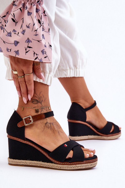 Sandálias plataforma Janet em preto