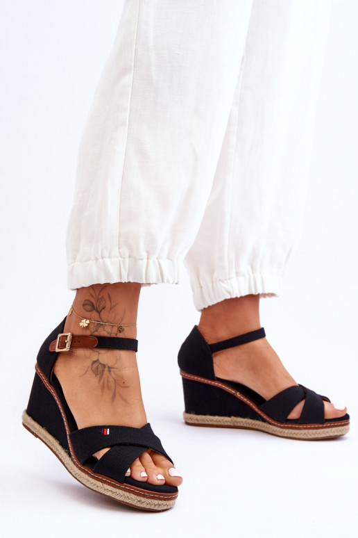 Sandálias plataforma Janet em preto