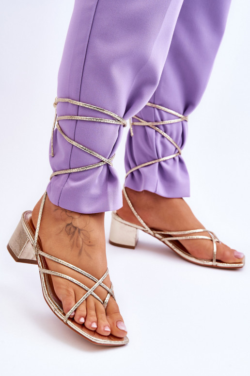 Sapatos de salto alto com tiras na cor dourada Secret Love