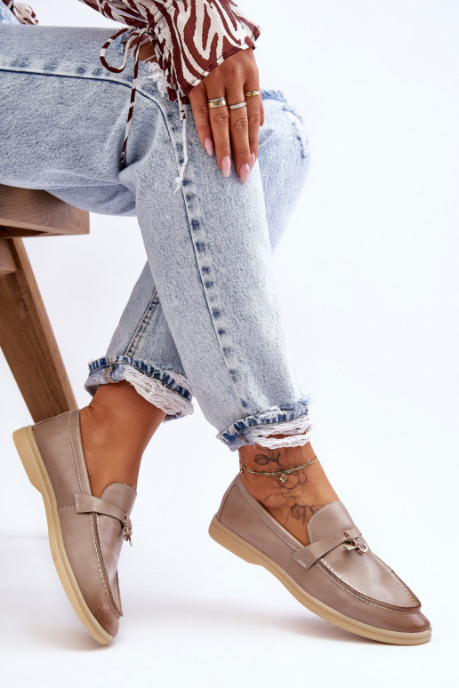 Mocassins femininos modelo clássico na cor cinza Cortez