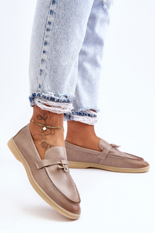 Mocassins femininos modelo clássico na cor cinza Cortez