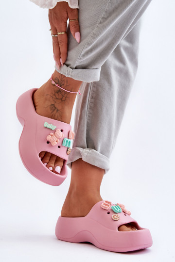 Chinelos Lorie rosa claro com lindos detalhes
