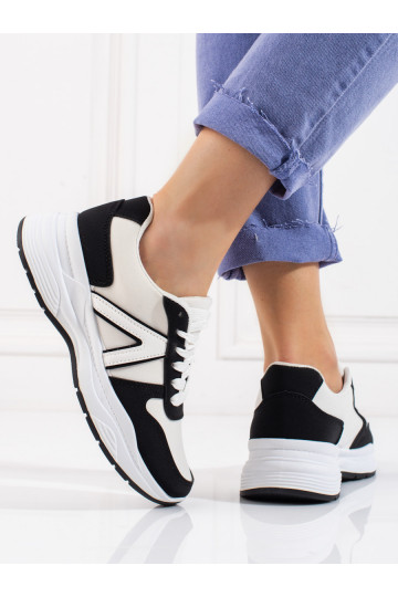 Calçado desportivo na cor...