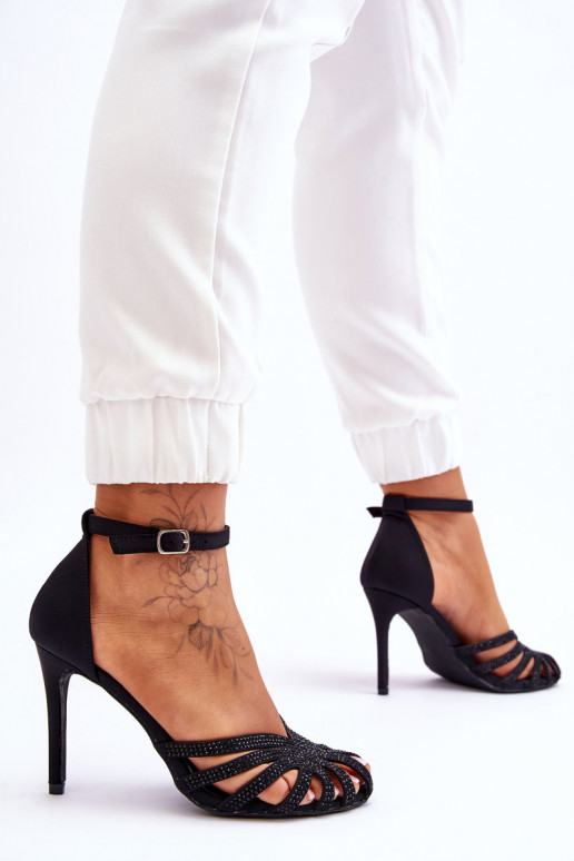 Sapatos elegantes de salto alto com rebites na cor preta Jaylen