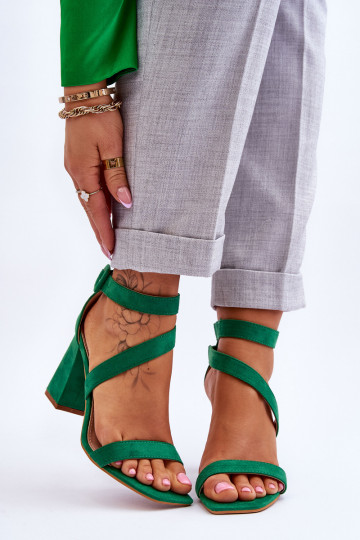 Sapatos elegantes de...