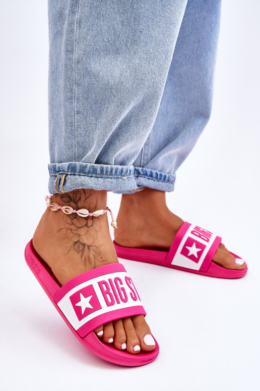 Chinelos Pink Big Star do modelo... Chinelos Pink Big Star do modelo...