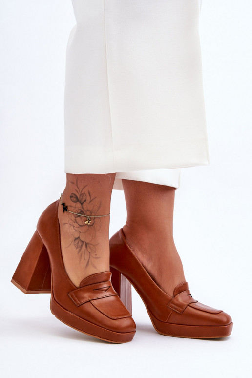 Sapatos estilosos com salto largo, cor marrom Alisa