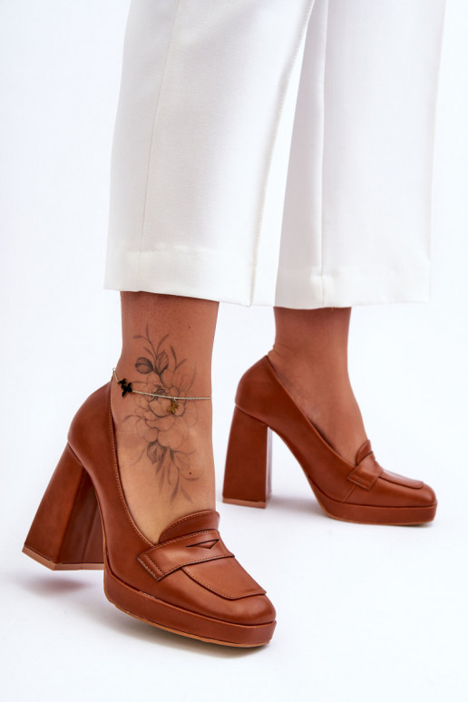 Sapatos estilosos com salto largo, cor marrom Alisa