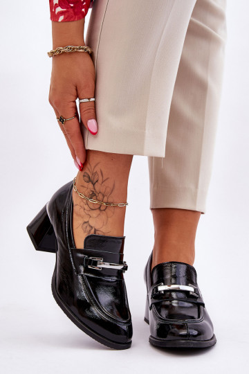 Sapatos lacados na cor preta Damira