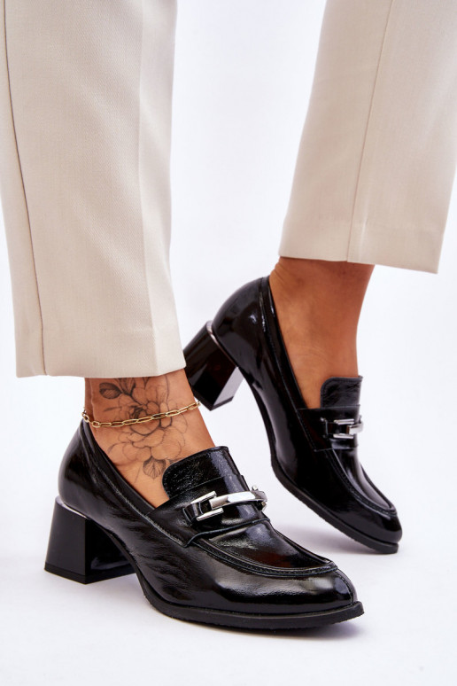 Sapatos lacados na cor preta Damira