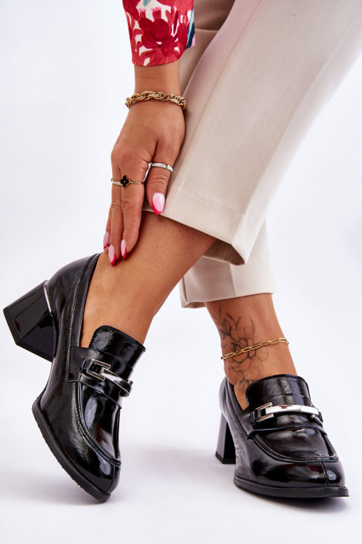 Sapatos lacados na cor preta Damira