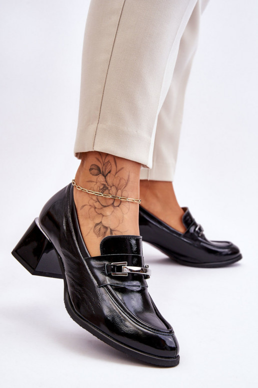 Sapatos lacados na cor preta Damira