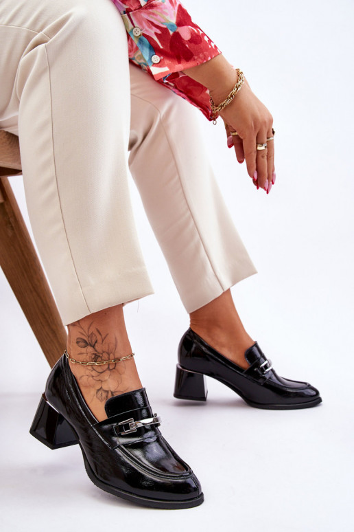 Sapatos lacados na cor preta Damira