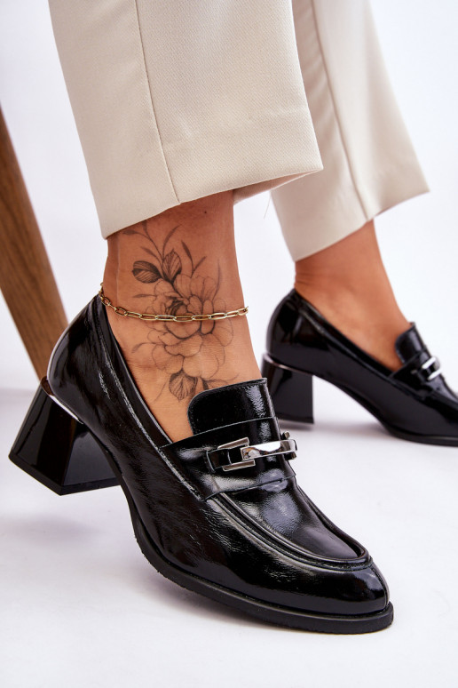 Sapatos lacados na cor preta Damira