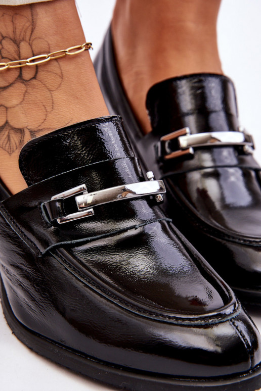 Sapatos lacados na cor preta Damira