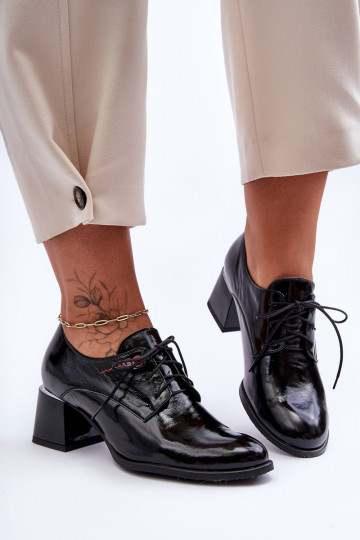 Botins lacados com salto na...