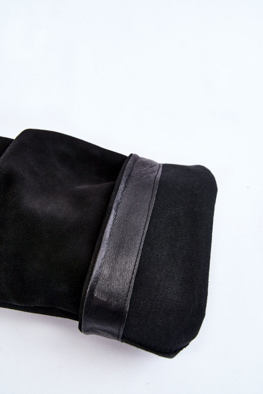 Botas de cano alto em camurça preta