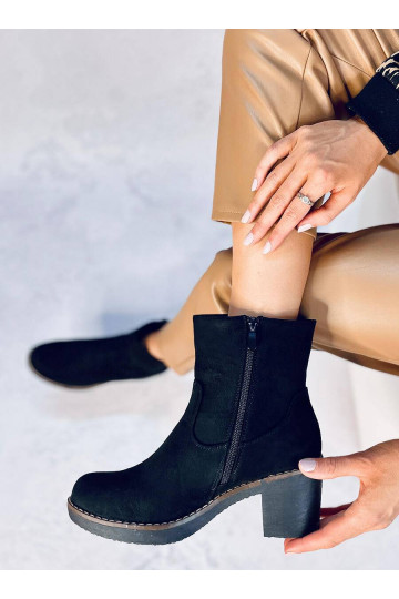 Sapatos com salto de... 2