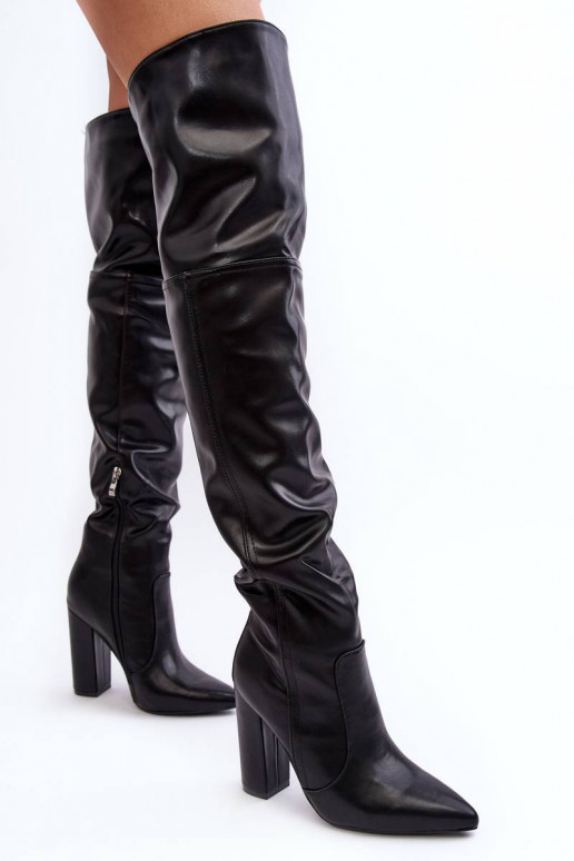 Botas de salto alto acima do joelho em preto por Jane