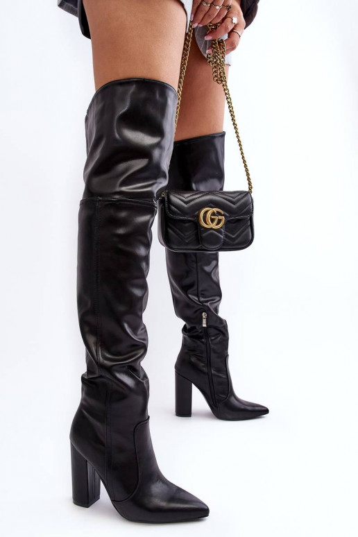 Botas de salto alto acima do joelho em preto por Jane