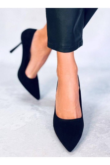 Sapatos de salto alto em... 2
