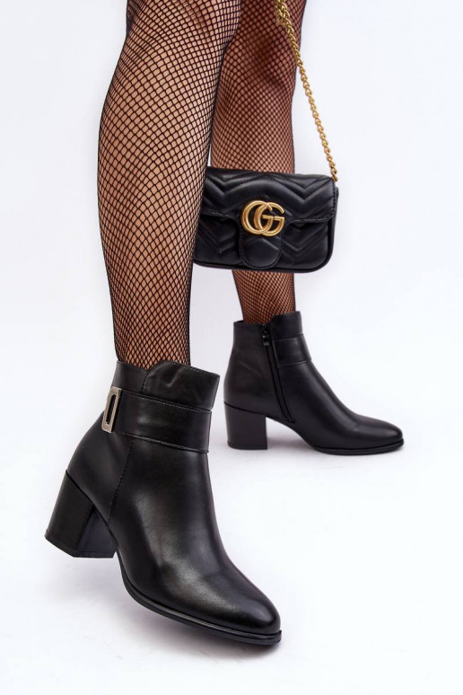 Botas com salto alto na cor preta Starines