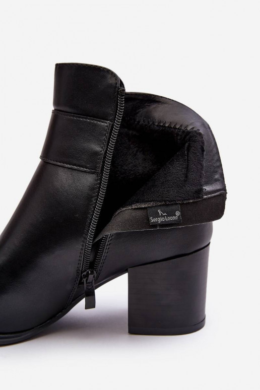 Botas com salto alto na cor preta Starines