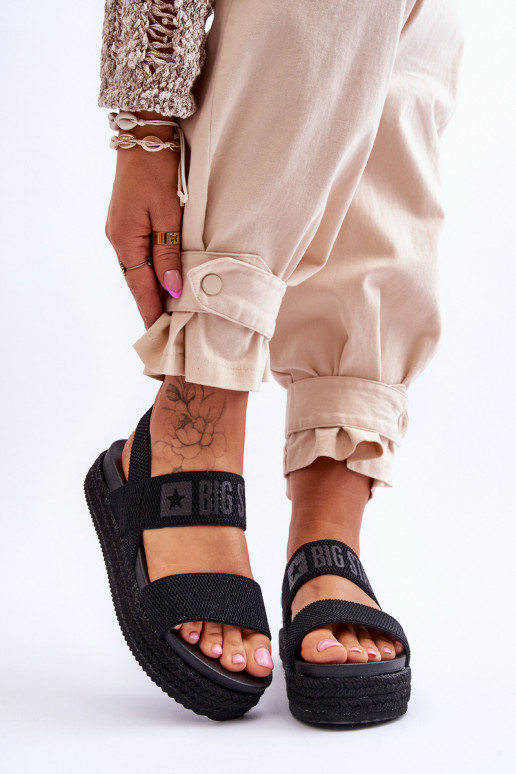 Sandálias pretas do modelo Big Star Sandálias pretas do modelo Big Star