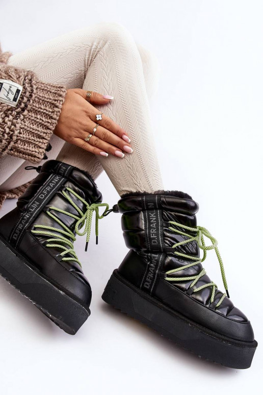 Botas de neve com sola maciça...