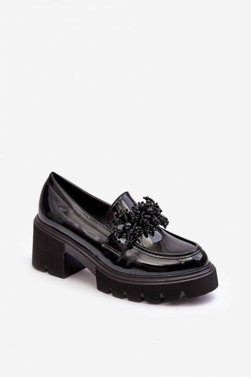 Sapatos femininos de couro envernizado com enfeites na cor preta Renesma