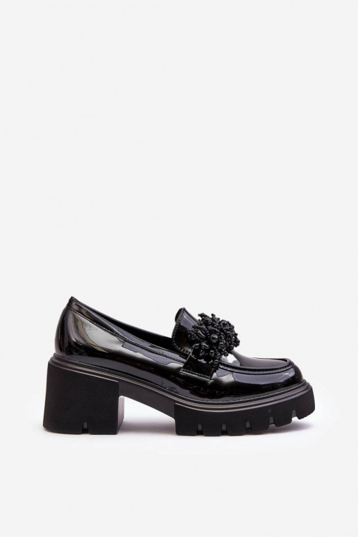 Sapatos femininos de couro envernizado com enfeites na cor preta Renesma