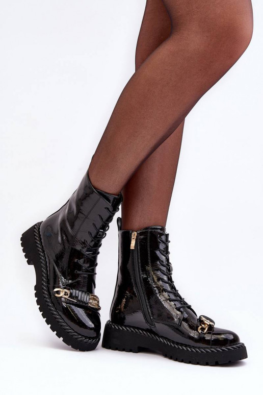 Botas lacadas com enfeites em preto S.Barski