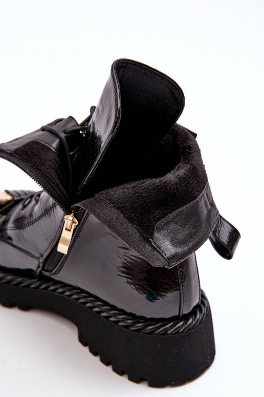 Botas lacadas com enfeites em preto S.Barski