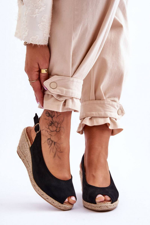 Sandálias plataforma de camurça na...