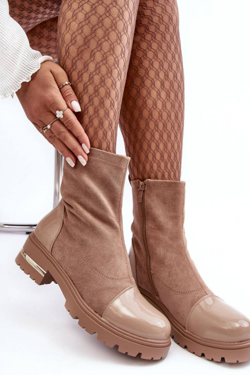 Botas de modelo clássico com salto largo na cor bege Shendete