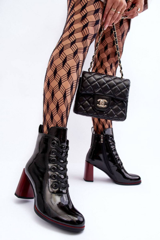 Botins com cadarço e salto efeito patente em preto S.Barski