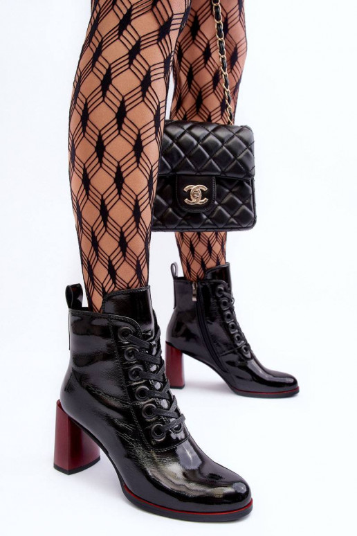 Botins com cadarço e salto efeito patente em preto S.Barski