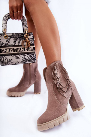 Sapatos de camurça com plataforma na cor cappuccino 2