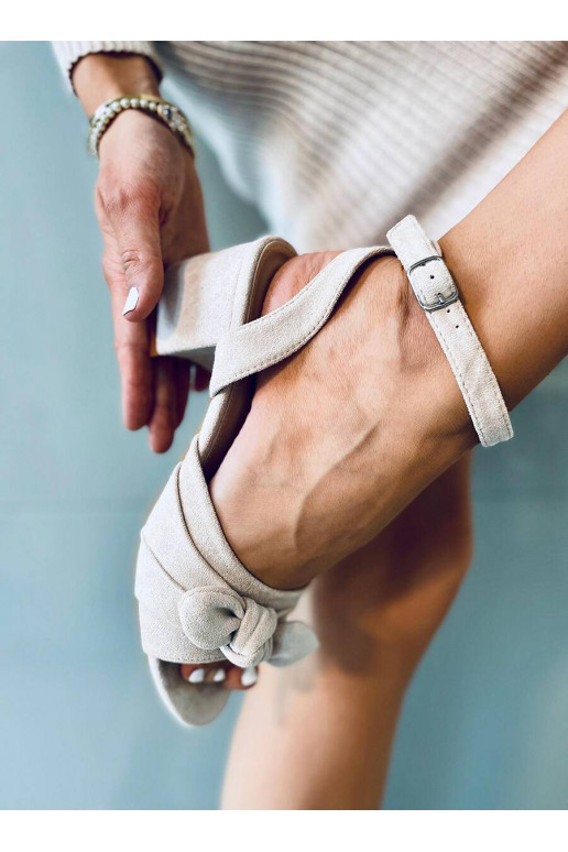 Sandálias elegantes de salto alto GISELLE BEIGE
