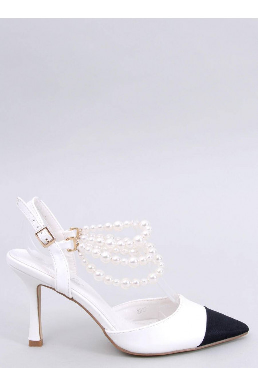 Sapatos com decorações de pérolas HARMONY WHITE