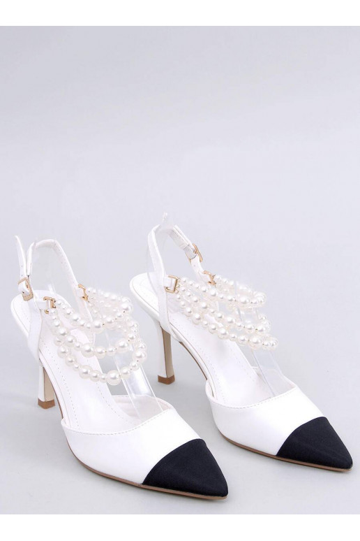 Sapatos com decorações de pérolas HARMONY WHITE