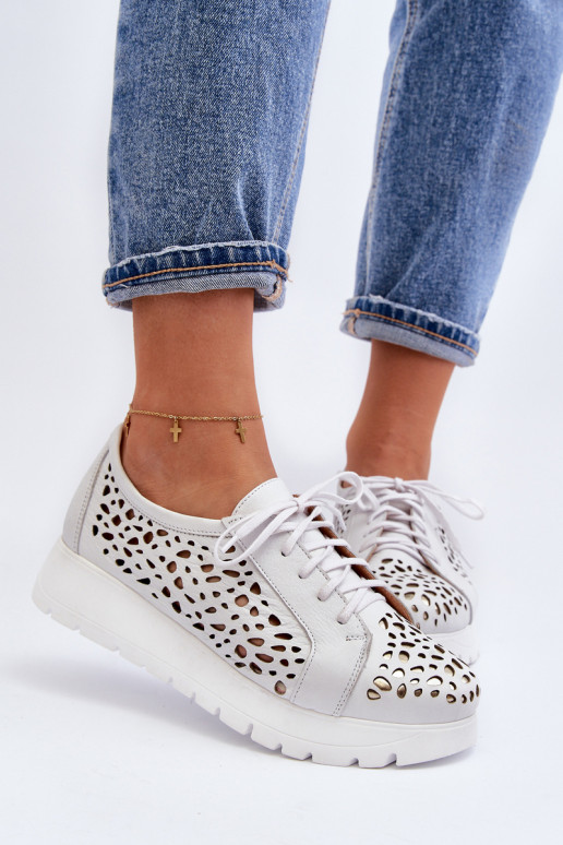 Sapatos com elementos vazados na cor cinza Zazoo